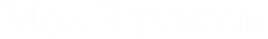 Hvit logo av Moa Revisjon AS